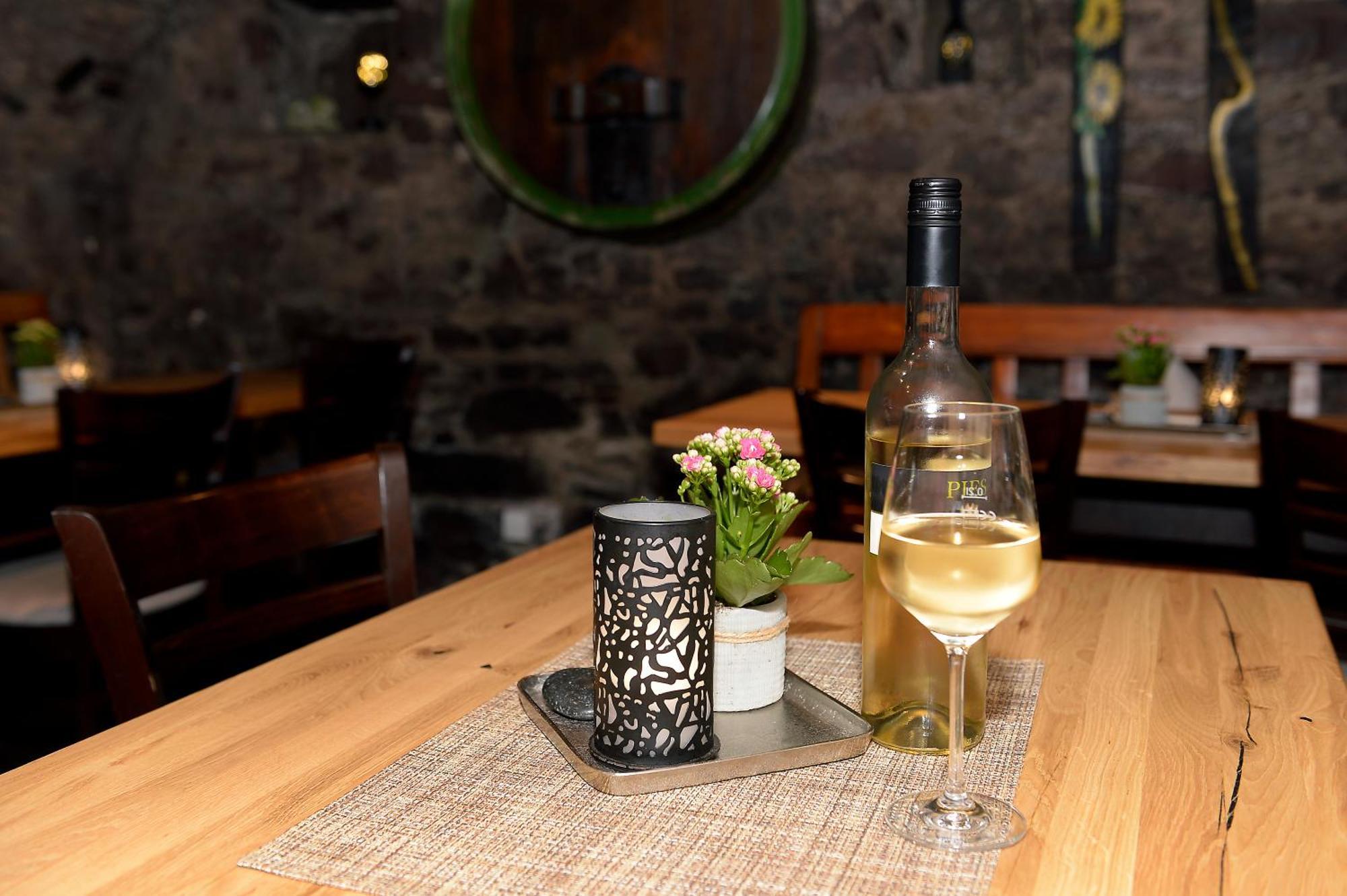 Wein- Und Gaestehaus M. Bai เมเซอนิค ภายนอก รูปภาพ